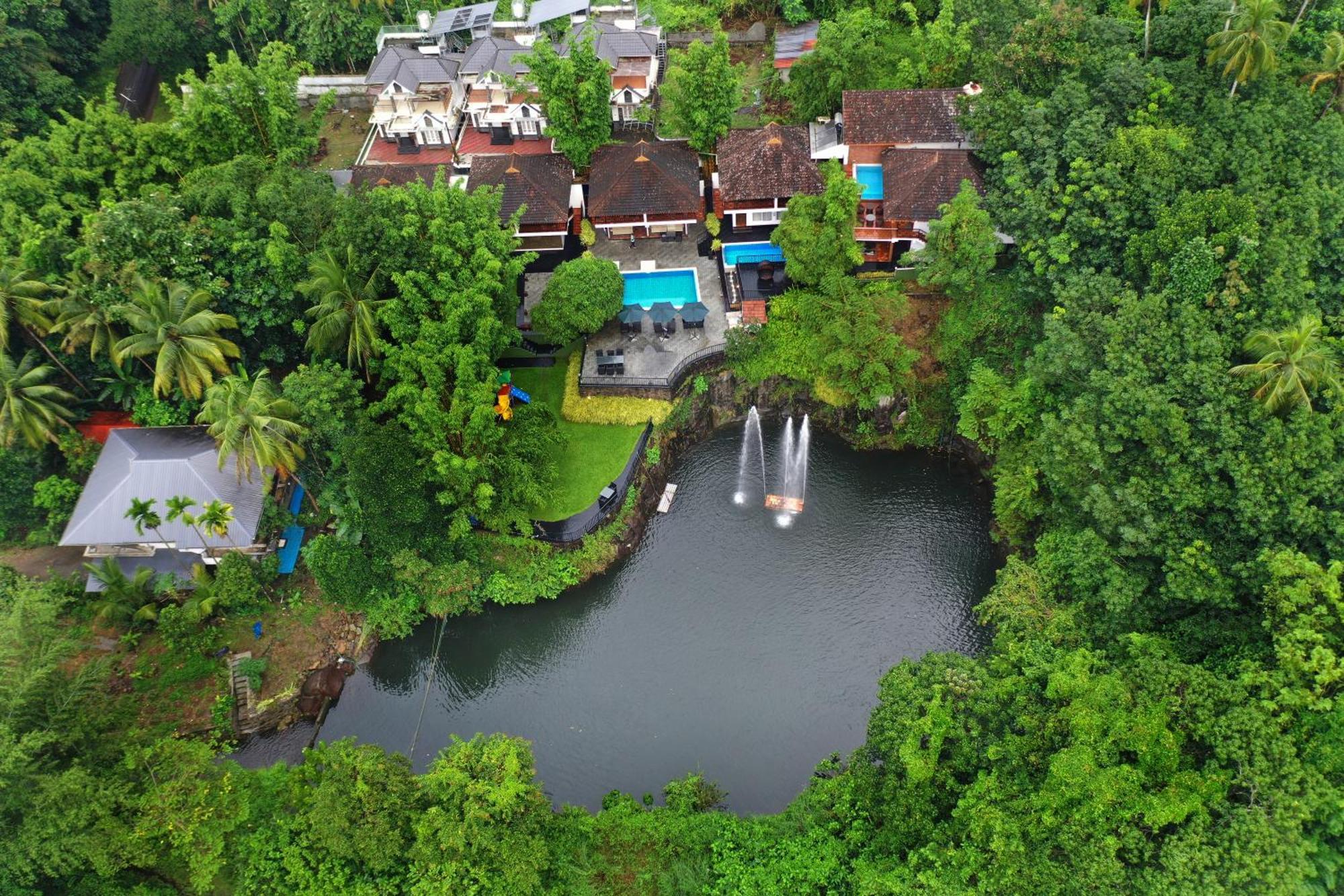 Athirapally Green Trees Athirappilly Eksteriør bilde