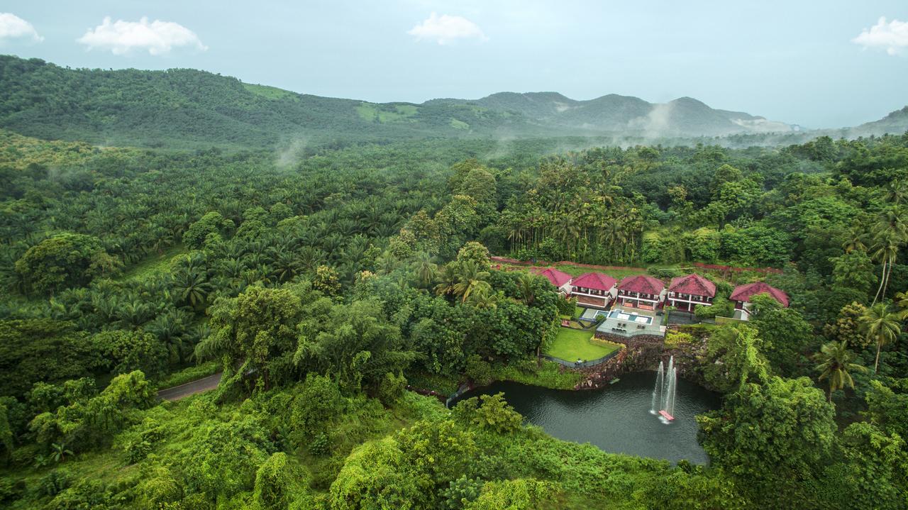 Athirapally Green Trees Athirappilly Eksteriør bilde